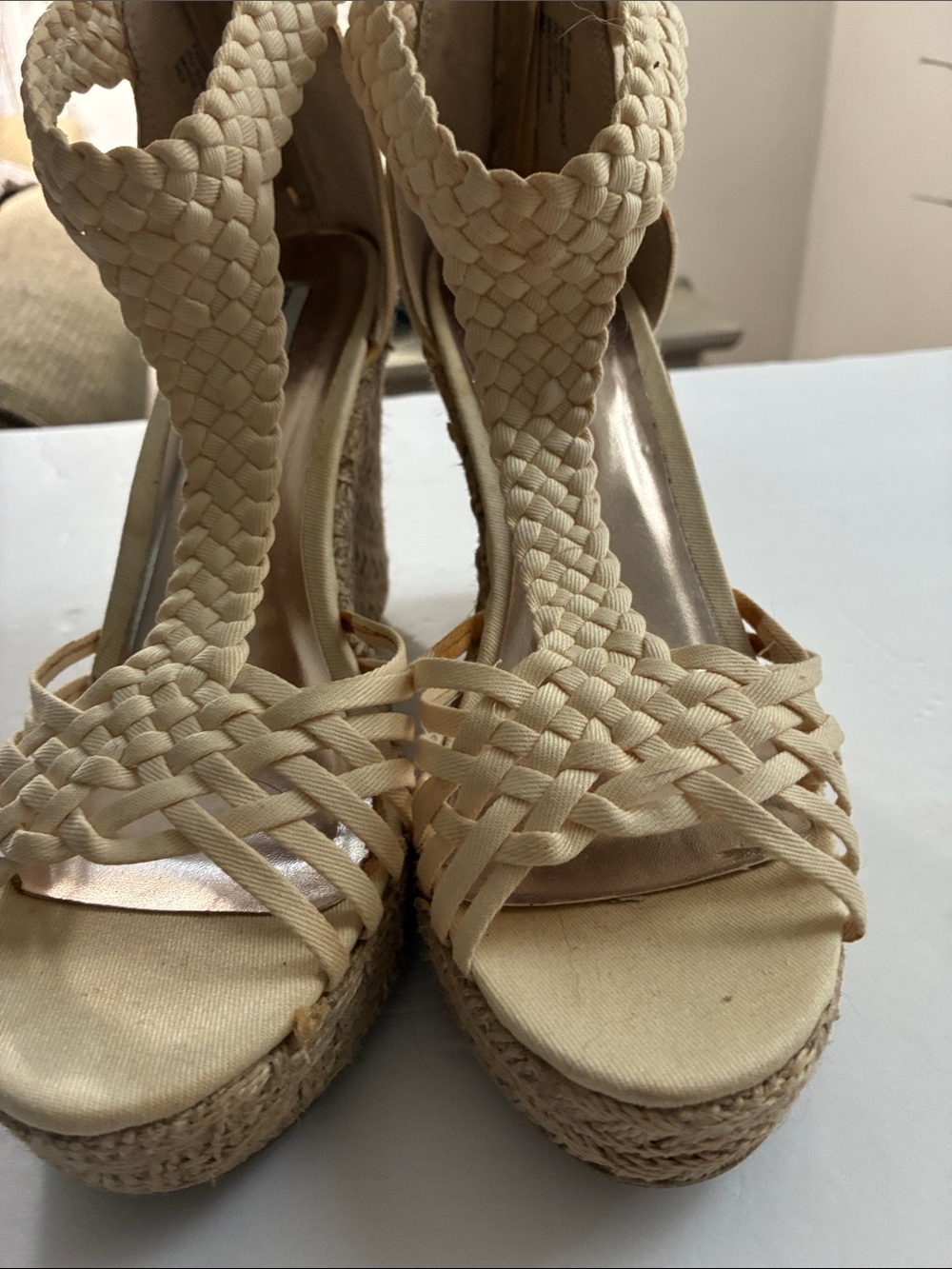 Steve Madden Braided T-Strap Wedge Sandals in Cream,Size 9M, Like New Condition